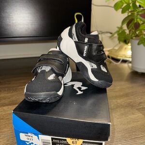 SHAQ Kids Black and White Sneakers